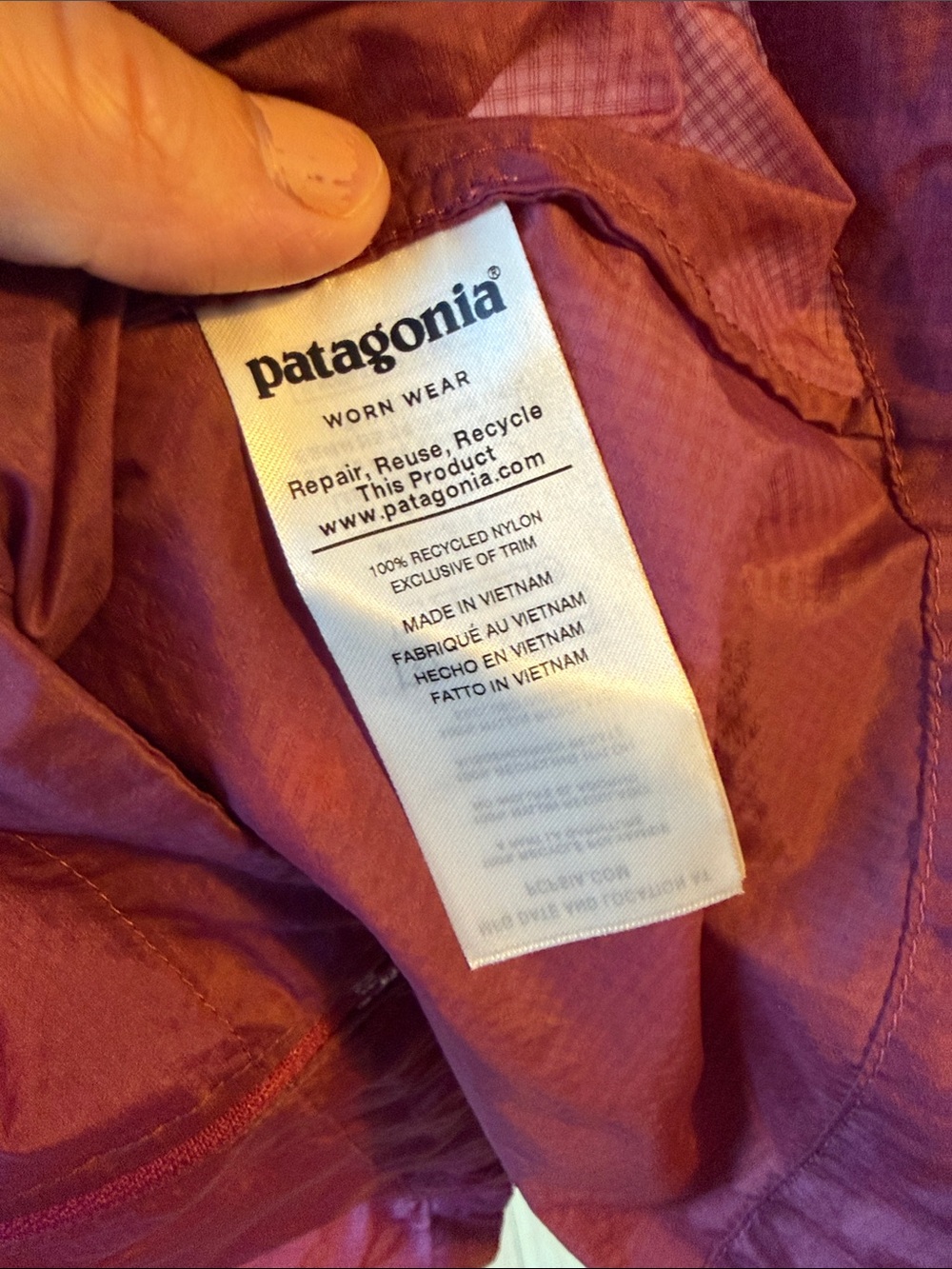 Patagonia Women's Houdini Hooded Lightweight Jacket - Berry Fig - Picture 8 of 8